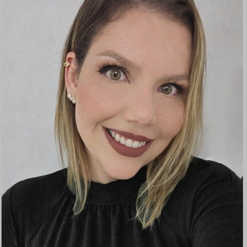 Caroline Paixão — Meta Dados